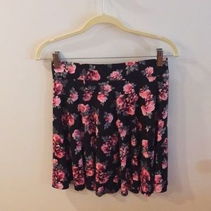 H&M Divided black floral print skater skirt Small